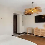 San Pedro Luxury Private Pool Access & Family Fun Villa *