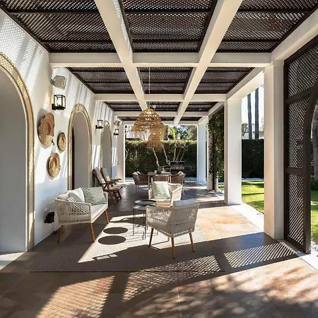 San Pedro Luxury Private Pool Access & Family Fun Villa *