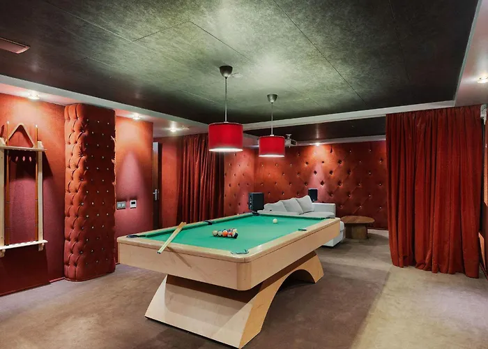 San Pedro Luxury Private Pool Access & Family Fun Villa