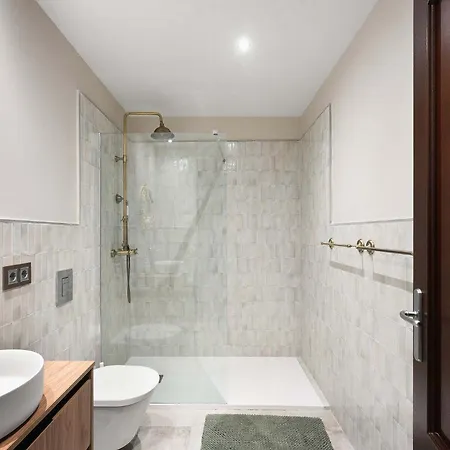 San Pedro Luxury Private Pool Access & Family Fun Villa *
