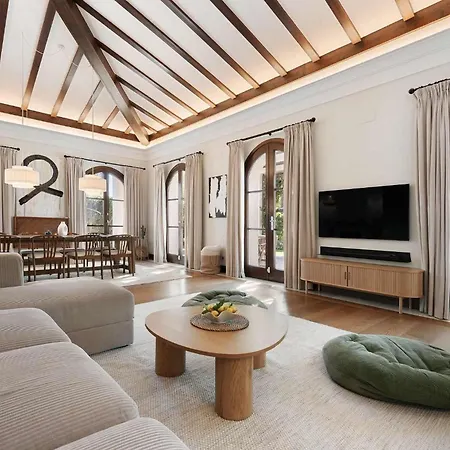 San Pedro Luxury Private Pool Access & Family Fun Βίλα Μαρμπέλλα