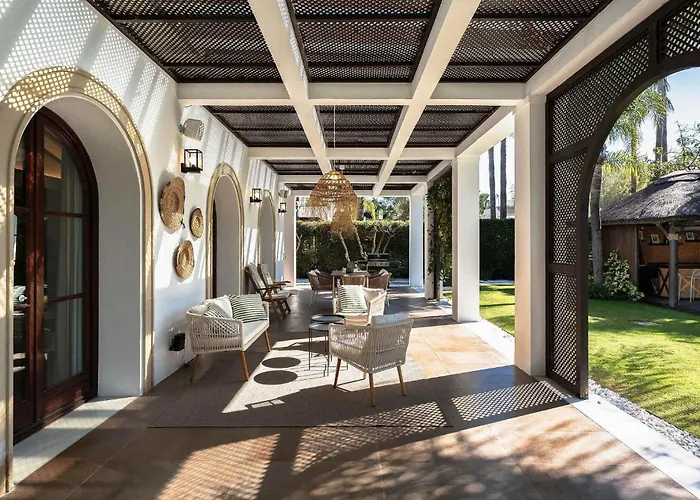 San Pedro Luxury Private Pool Access & Family Fun فيلة *