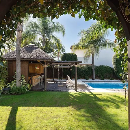 San Pedro Luxury Private Pool Access & Family Fun Villa *