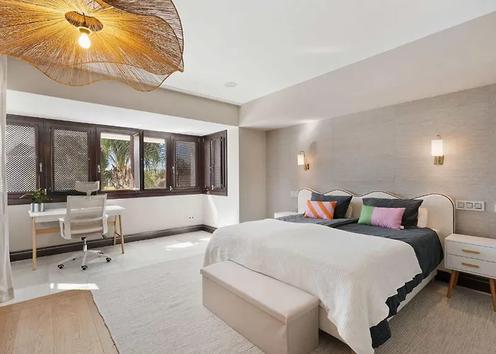 San Pedro Luxury Private Pool Access & Family Fun Villa *