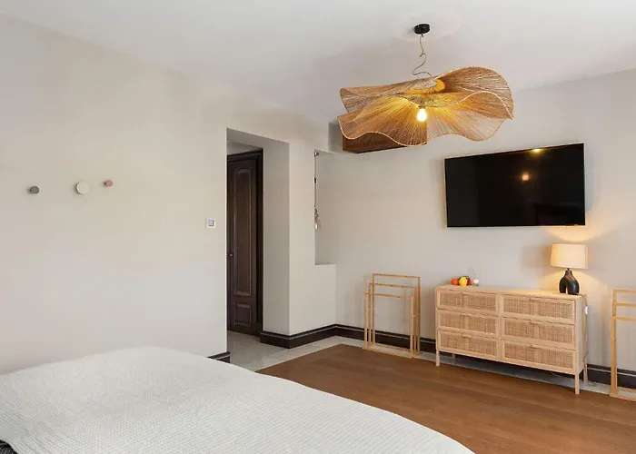 San Pedro Luxury Private Pool Access & Family Fun Villa *