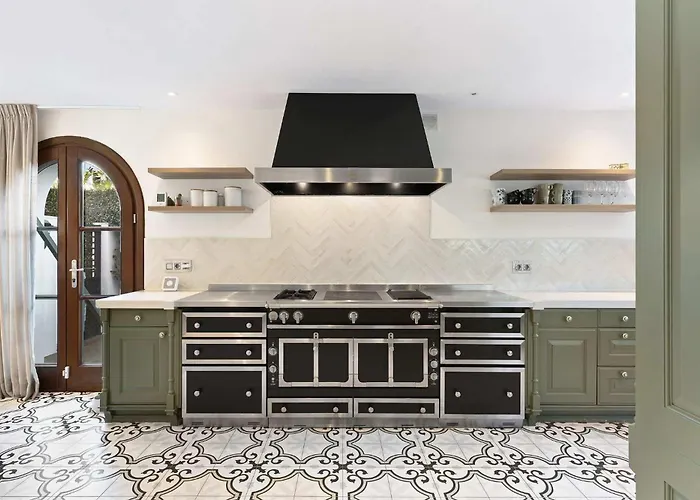 San Pedro Luxury Private Pool Access & Family Fun Villa Marbella