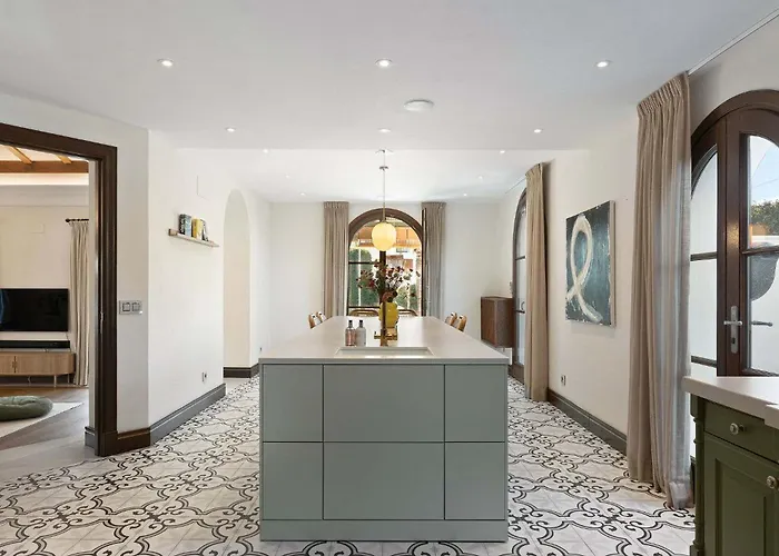 San Pedro Luxury Private Pool Access & Family Fun Villa