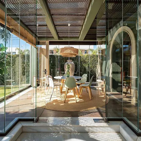 San Pedro Luxury Private Pool Access & Family Fun マルベーリャ